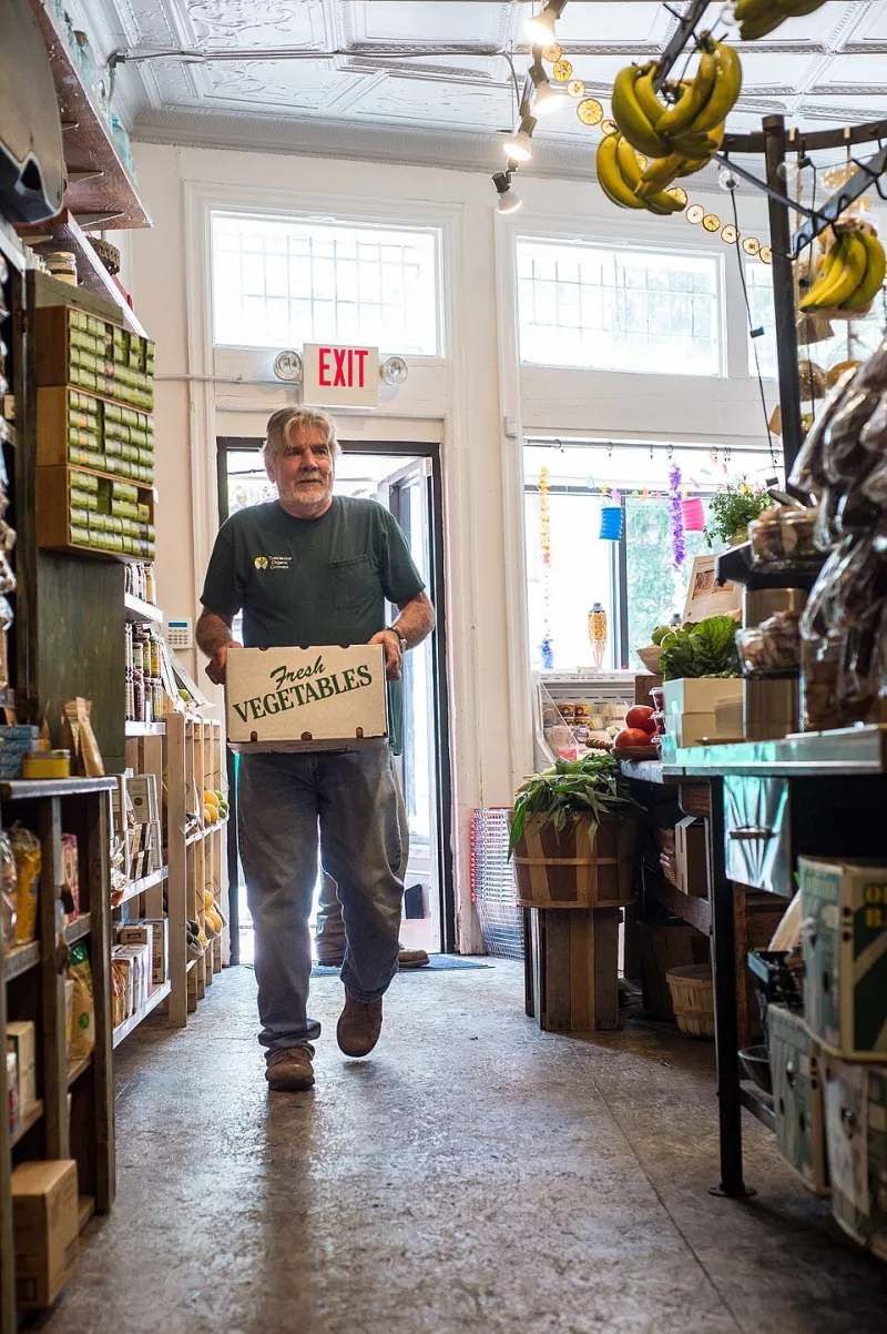 Spatial Strategy: How Retailers Are Rewriting the Rules of Last-Mile Delivery with Location Intelligence